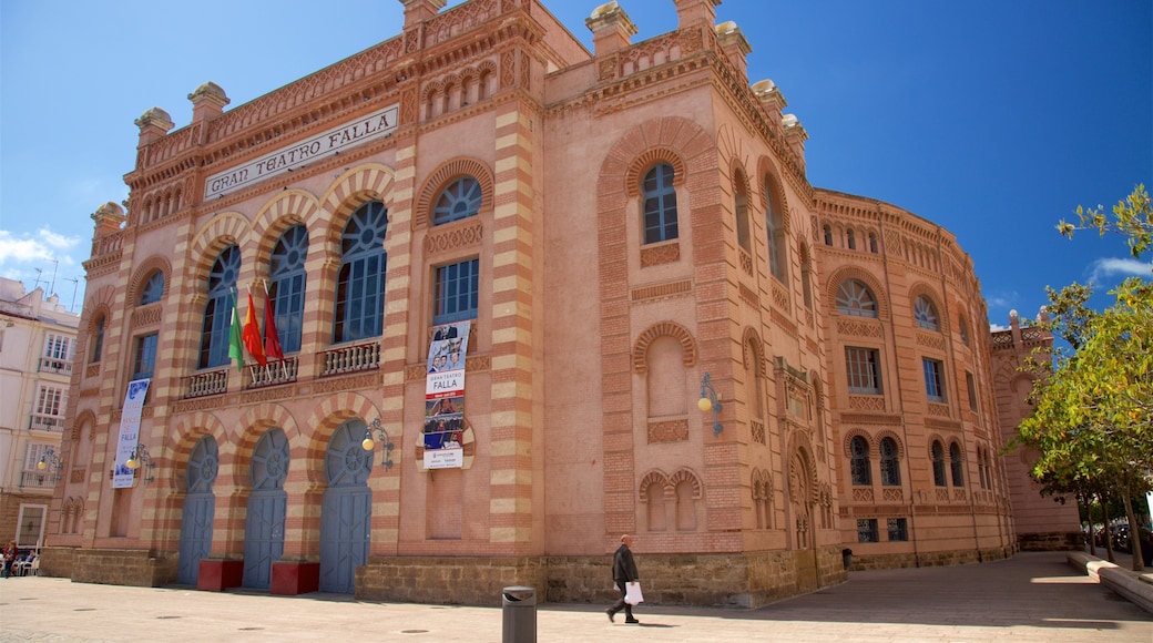El Gran Teatro Falla montrant patrimoine historique et scènes de rue