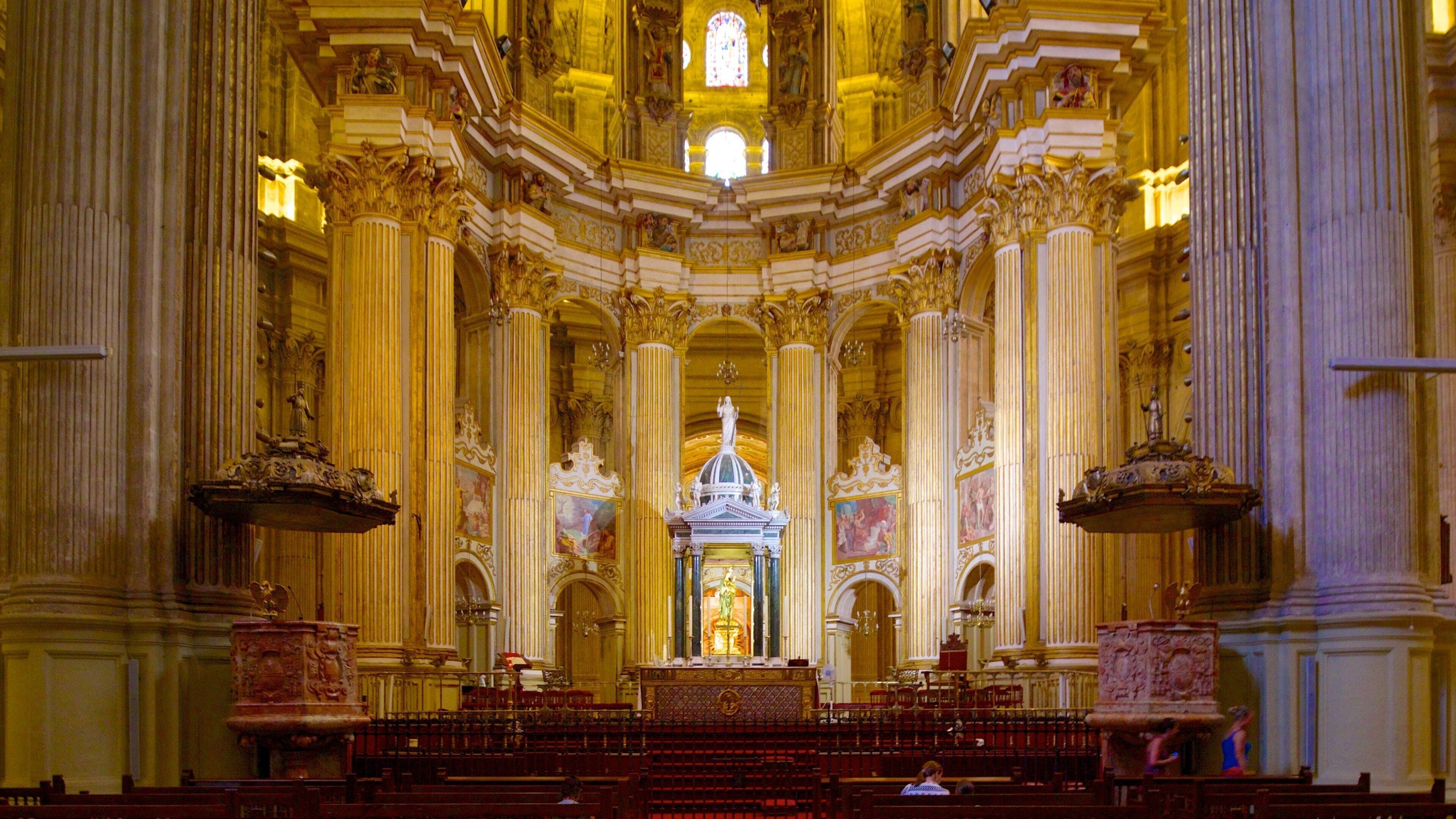 Kathedraal van Malaga inclusief religieuze elementen, een kerk of kathedraal en interieur