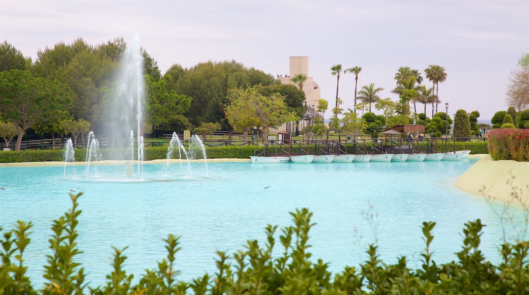 La Bateria Park featuring a fountain and a pool