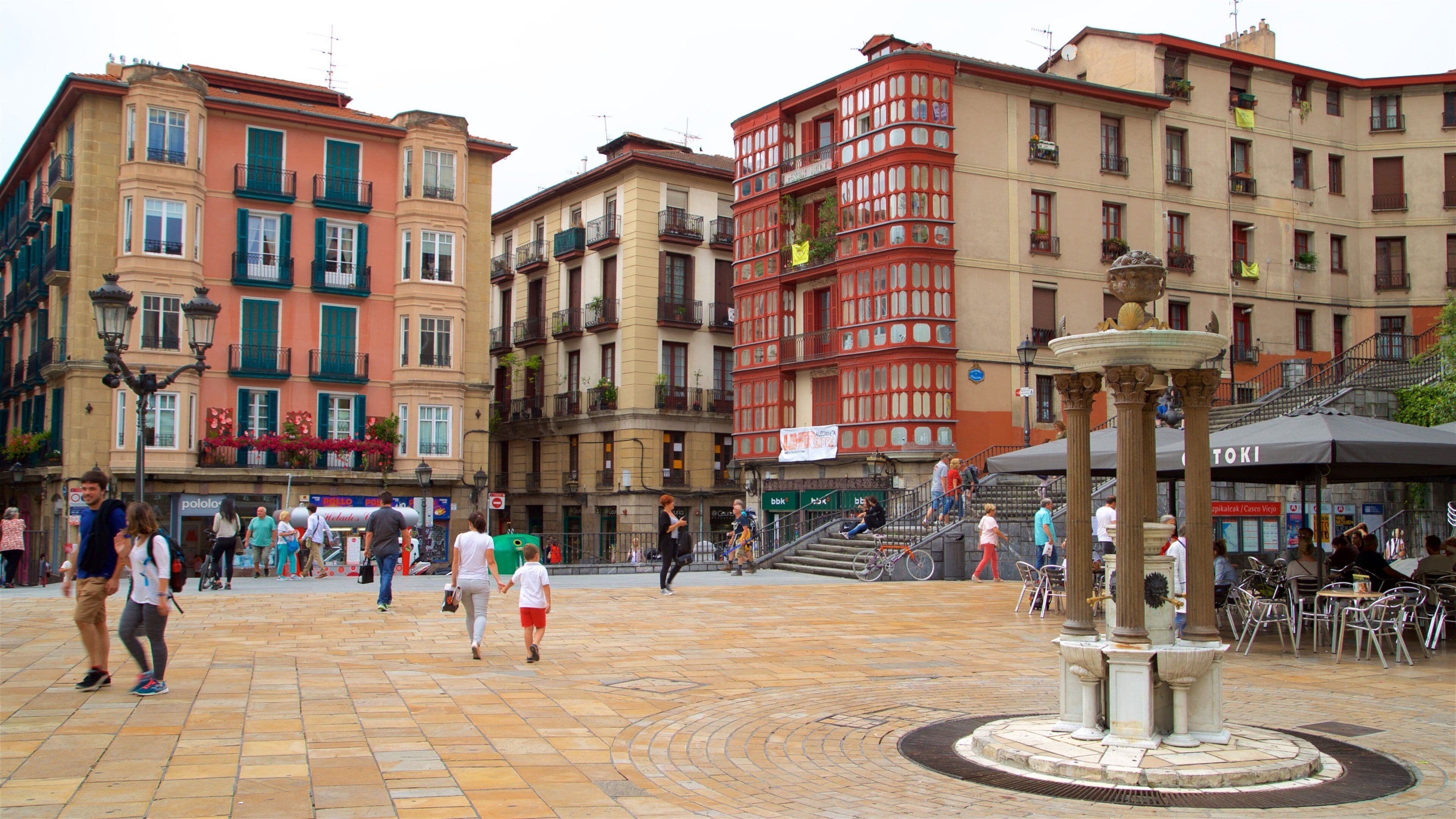 Plaza Miguel de Unamuno welches beinhaltet Geschichtliches, Platz oder Plaza und Straßenszenen
