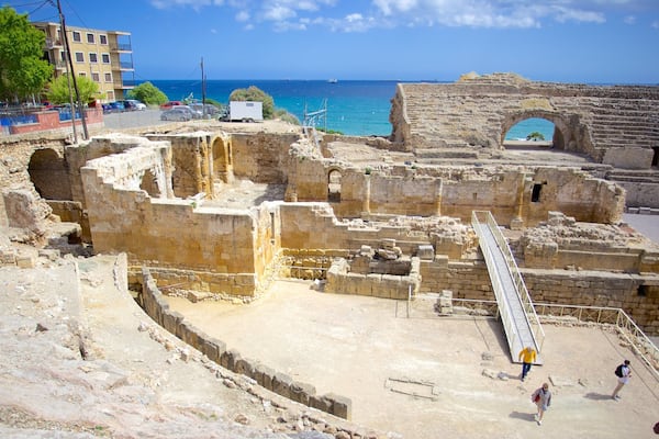 Tarragona Amphitheatre showing building ruins and heritage elements