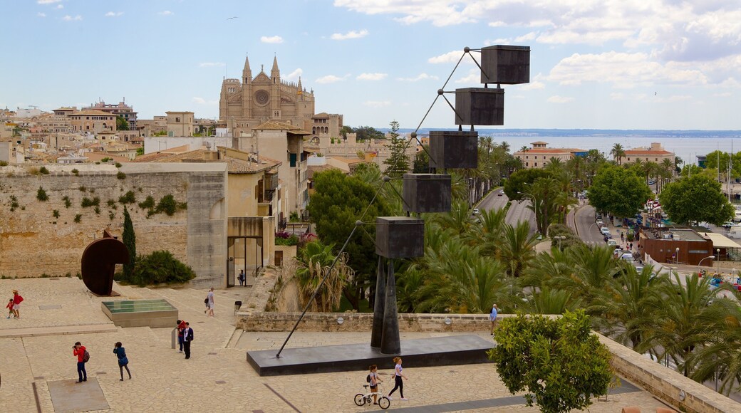 Museo de Arte Moderno y Contemporáneo Es Baluard que incluye arte al aire libre