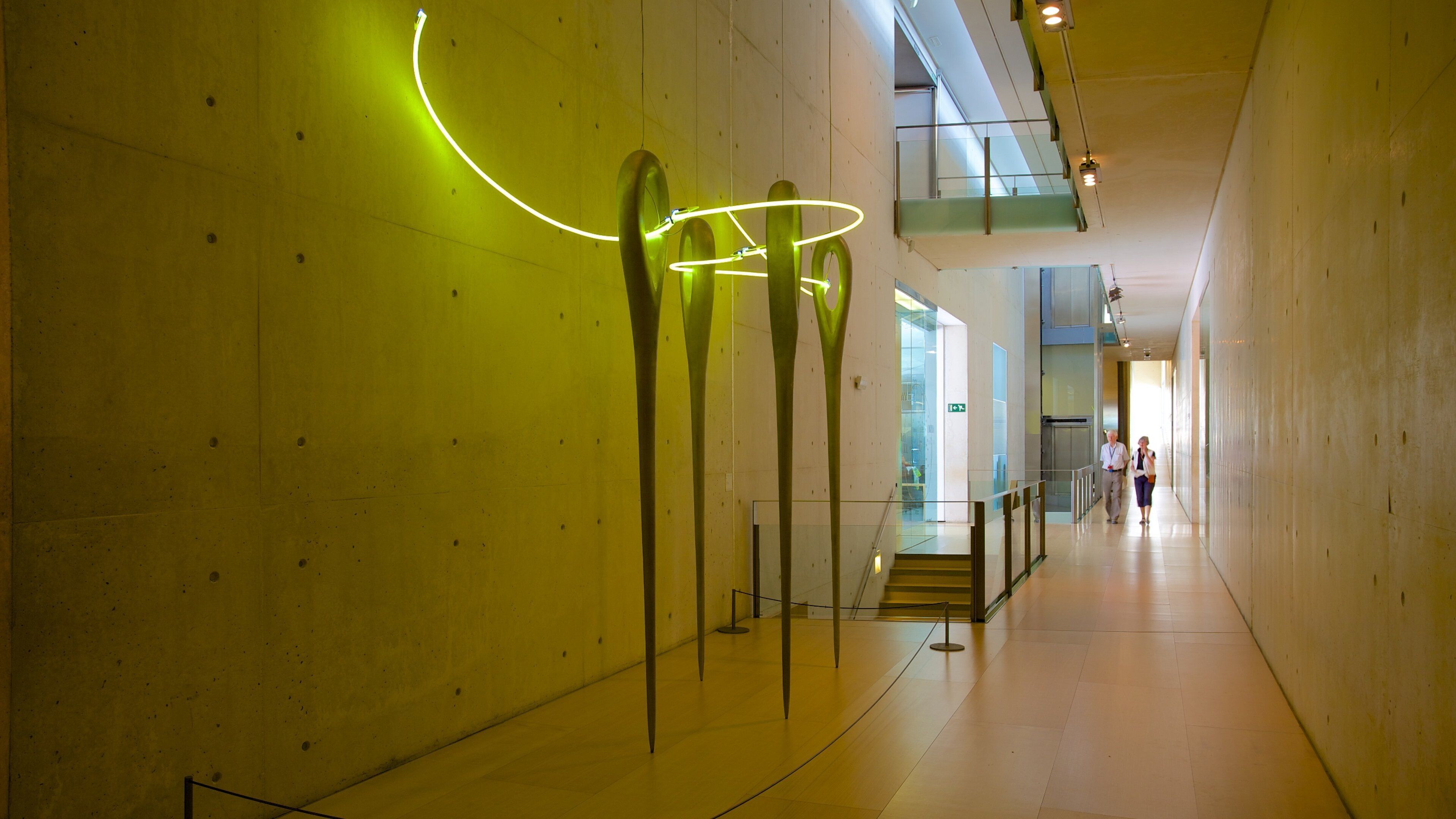 Es Baluard featuring art and interior views