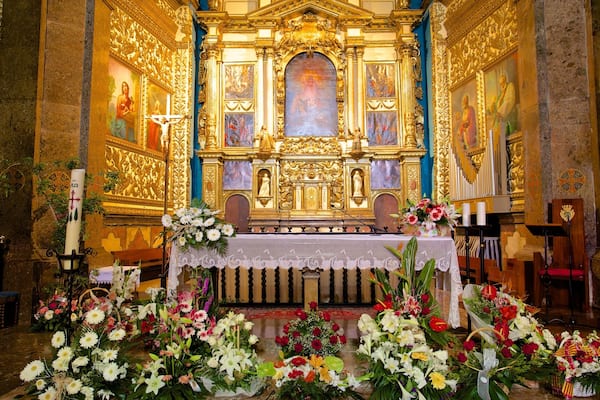 Santuari de Lluc mit einem Kirche oder Kathedrale, historische Architektur und religiöse Elemente