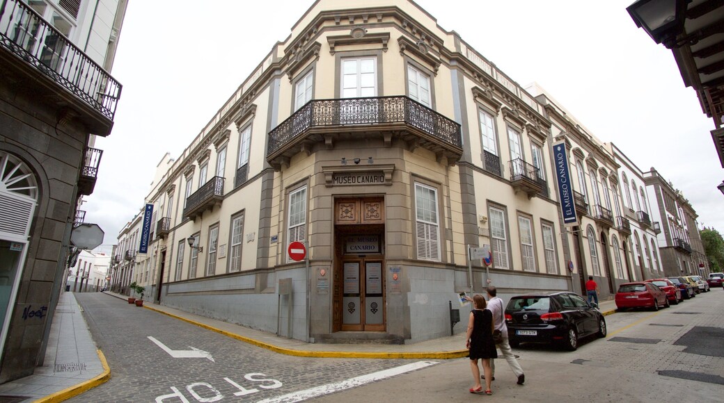 Museo Canario ofreciendo arquitectura patrimonial