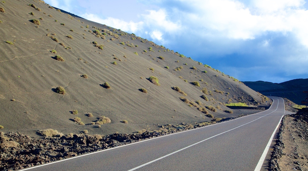 Timanfaya, nationalpark som inkluderar stillsam natur och öknar