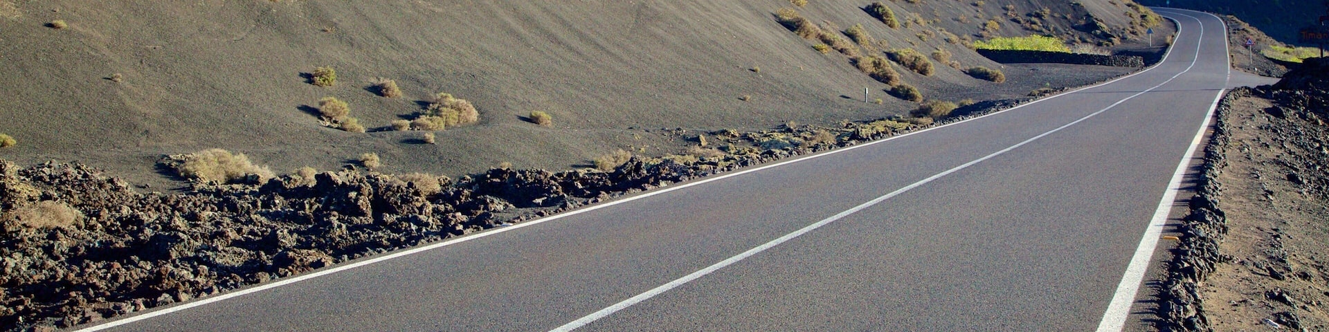 Parc national de Timanfaya mettant en vedette vues du désert et scènes tranquilles