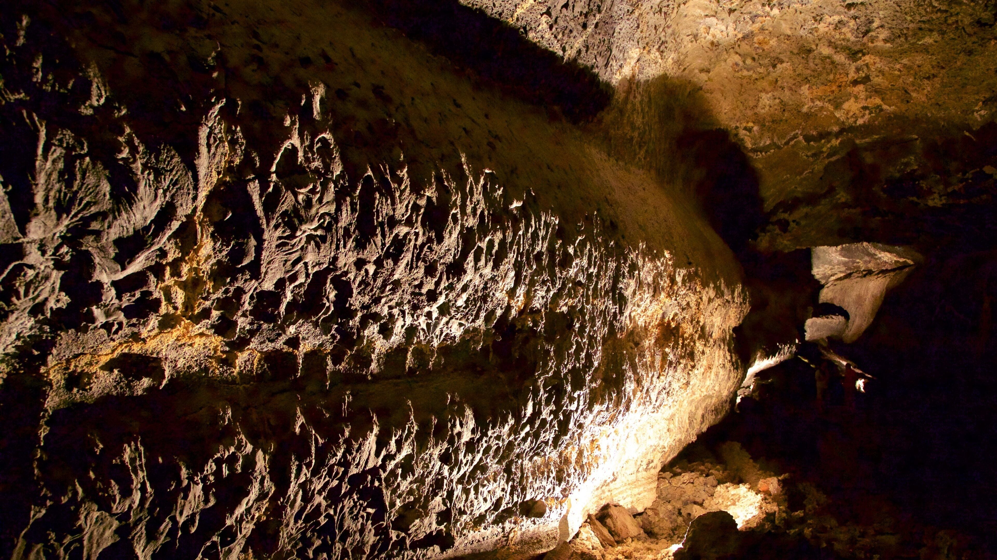 Cueva de los Verdes fasiliteter samt huler