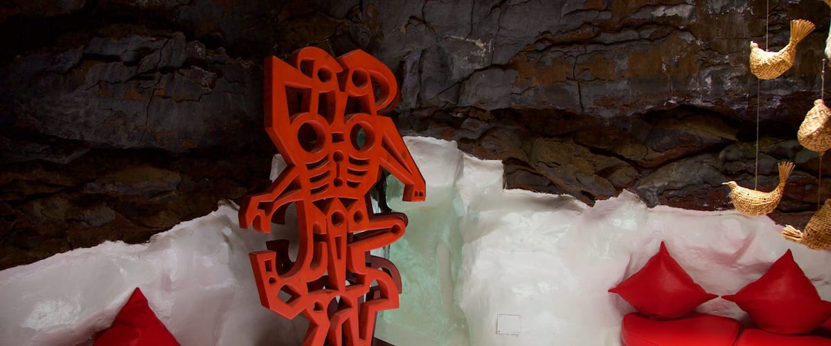 Cesar Manrique Foundation showing art and interior views