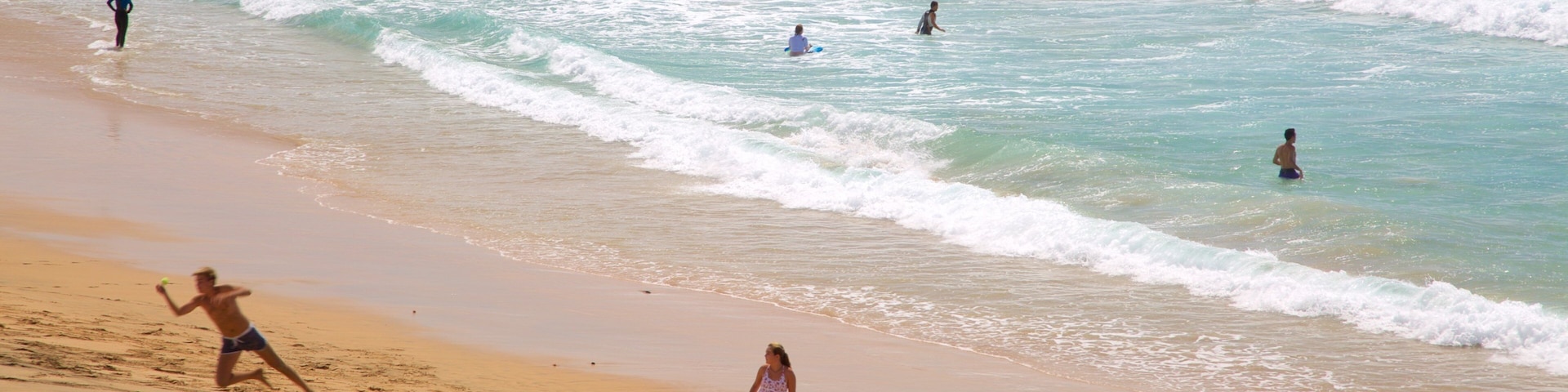 Cotillo 海灘 其中包括 沙灘, 滑浪 和 綜覽海岸風景