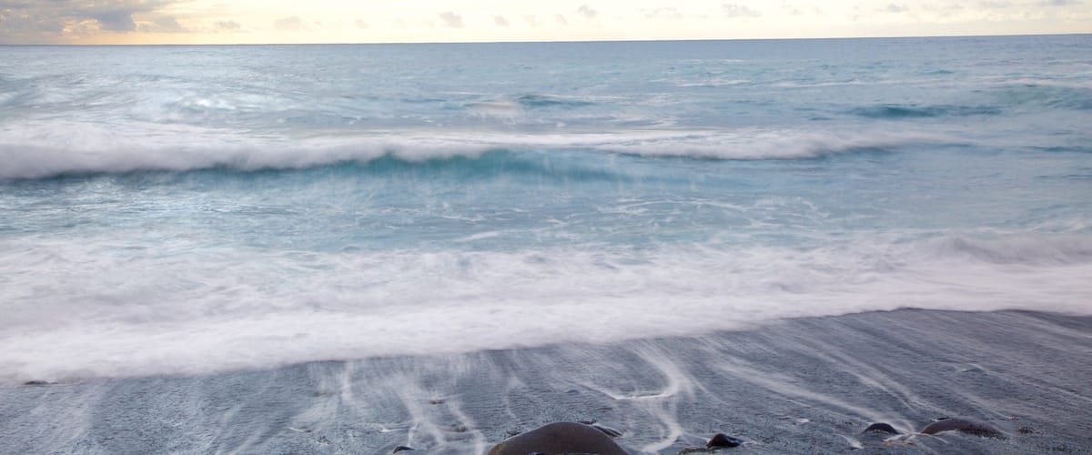 Strand Ajuy toont golven en algemene kustgezichten