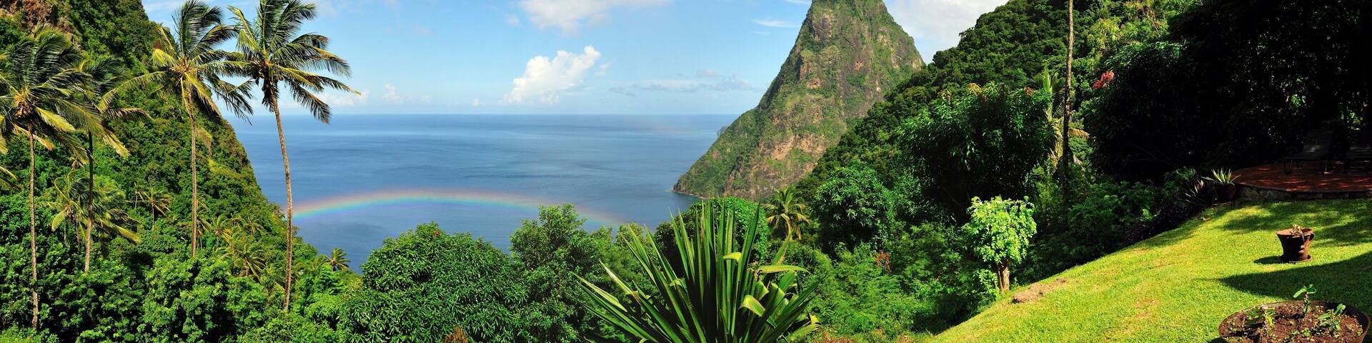 Rainbow forms by the Piton