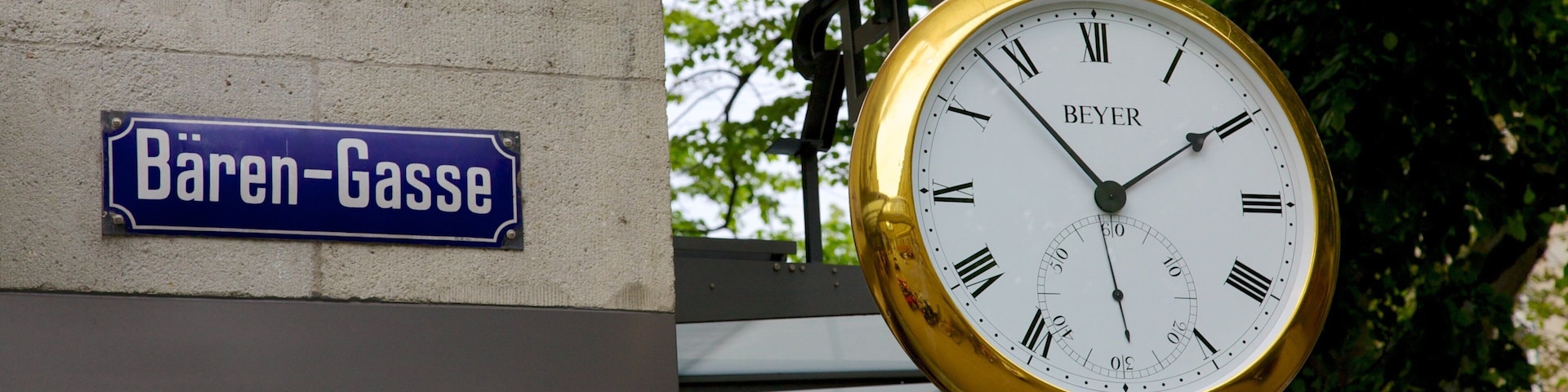 Bahnhofstrasse que inclui sinalização