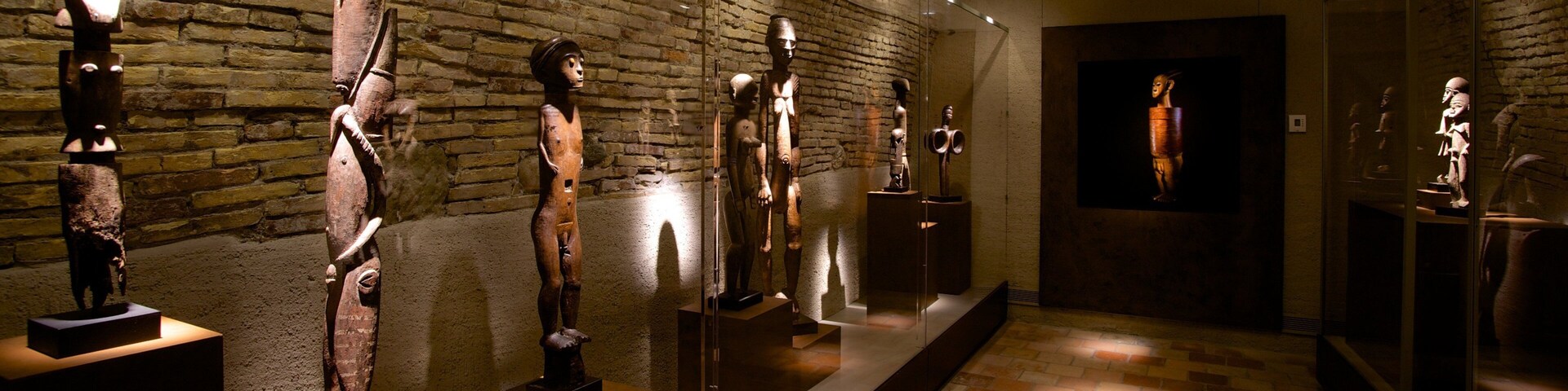 Museo Barbier-Mueller que incluye vistas de interior