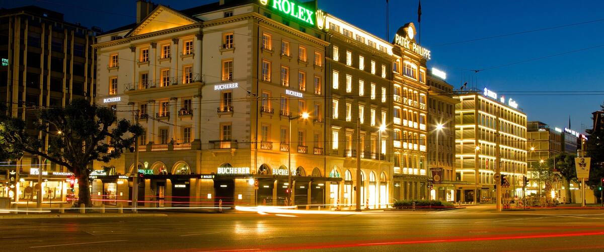 Patek Philippe Watch Museum showing night scenes, street scenes and a city