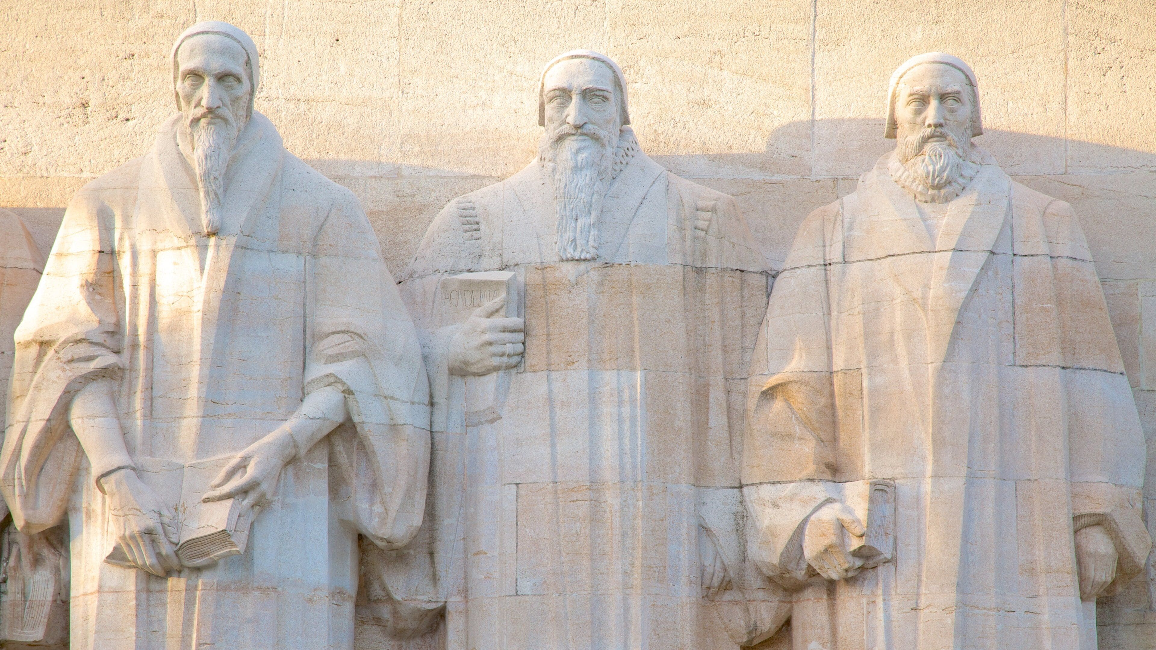 종교개혁 기념벽 이 포함 동상 또는   조각상 과 야외 예술