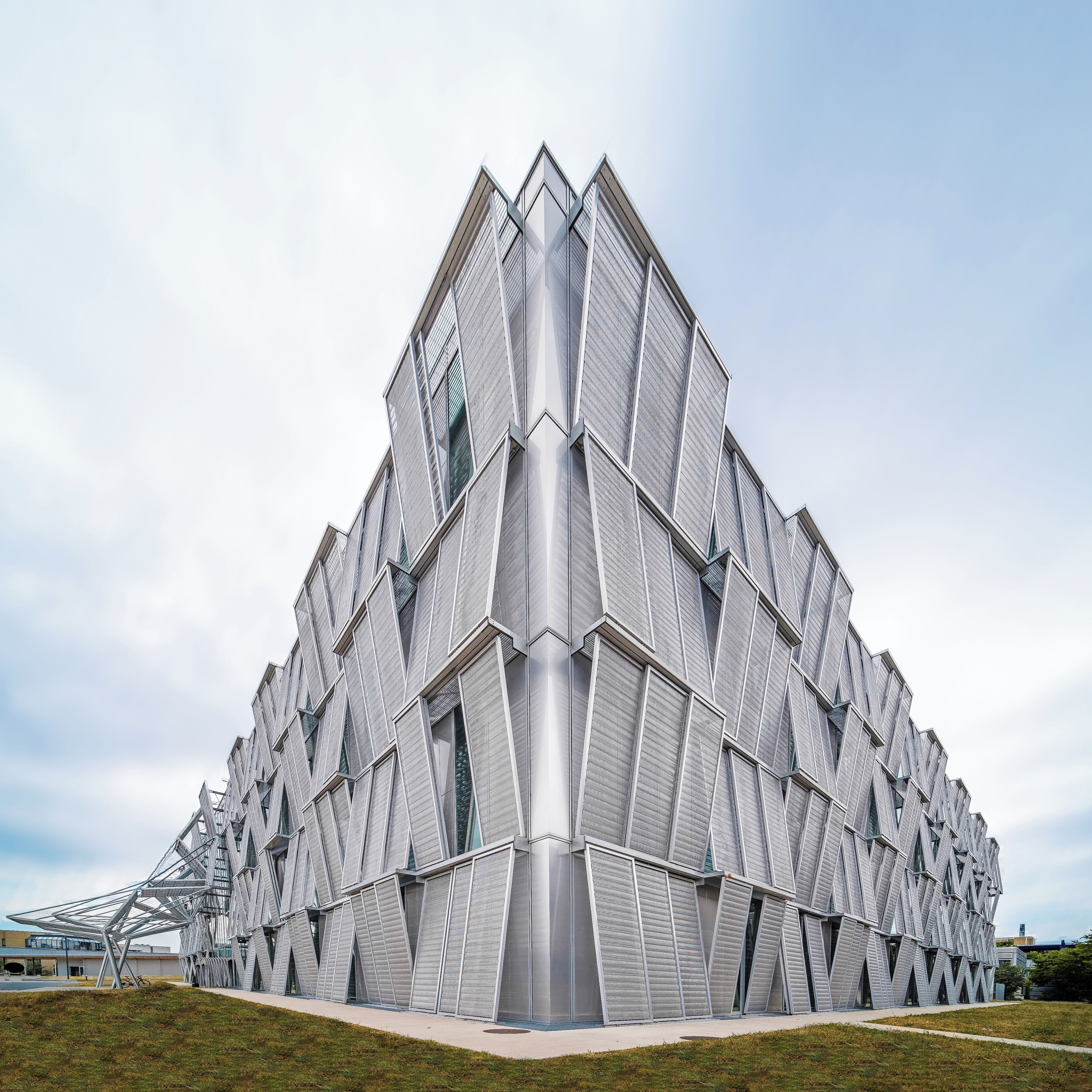 Mechanical Engineering building, EPFL, Lausanne
Design: Dominique Perrault, inaugurated in 2016
#trovember