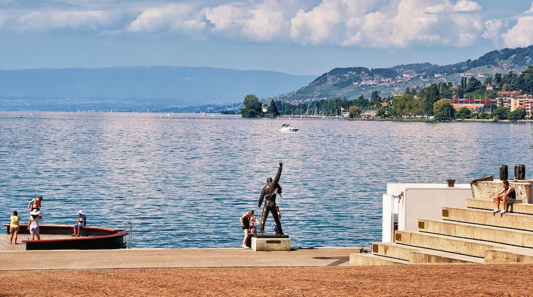 佛萊迪墨克瑞雕像