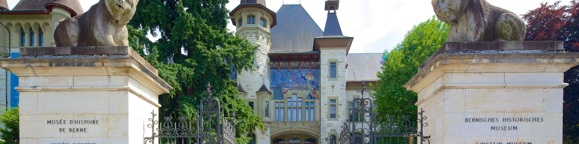 Bern Historical Museum showing street scenes, a statue or sculpture and heritage architecture