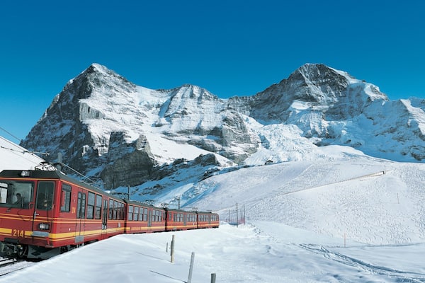 Eiger welches beinhaltet Eisenbahnbetrieb und Schnee