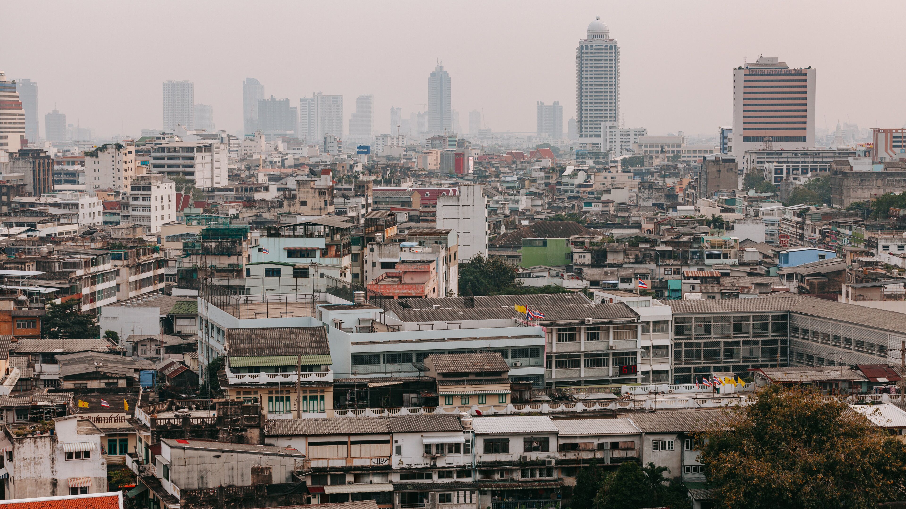 Wat Saket showing landscape views and a city