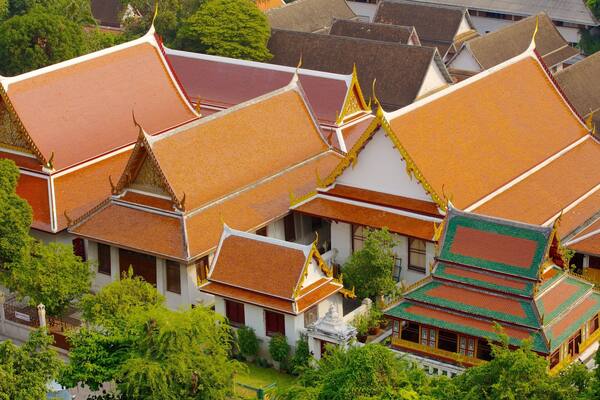 Wat Saket mit einem Kleinstadt oder Dorf und historische Architektur