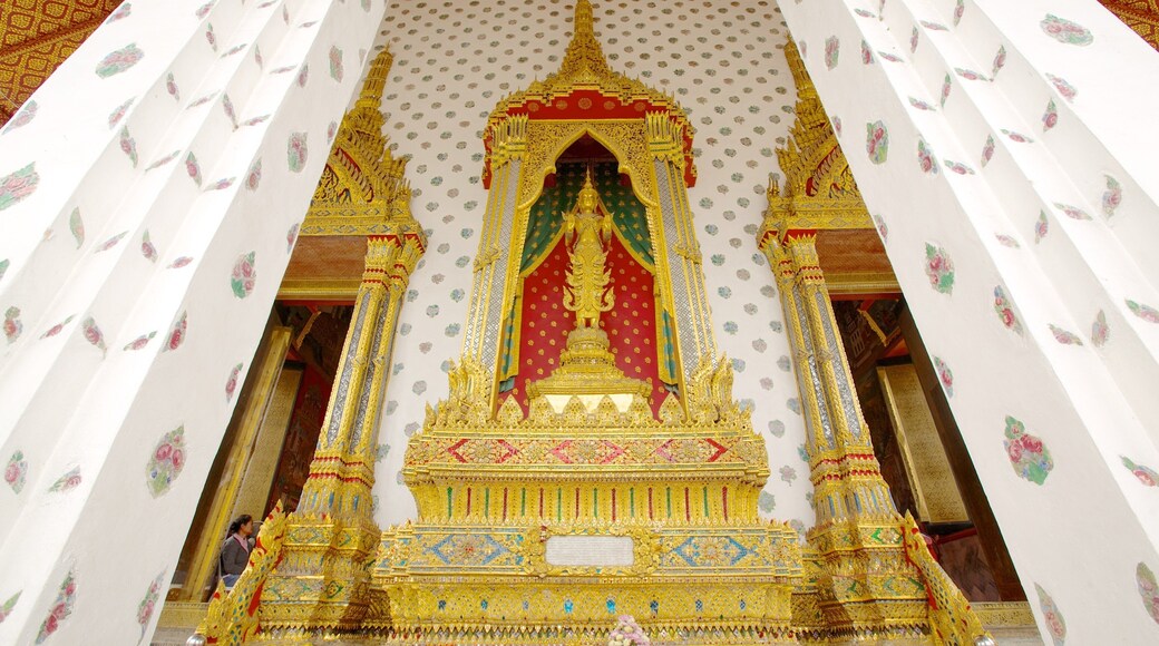 Wat Arun bevat een tempel of gebedshuis, religieuze aspecten en interieur