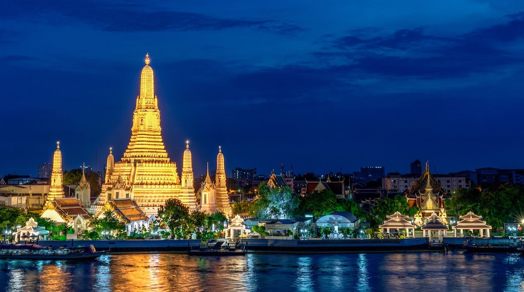 Wide panorama of Wat Arun temple, Bangkok, Thailand