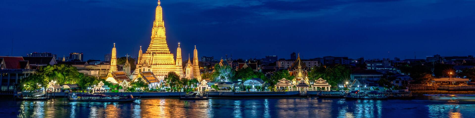 Wide panorama of Wat Arun temple, Bangkok, Thailand