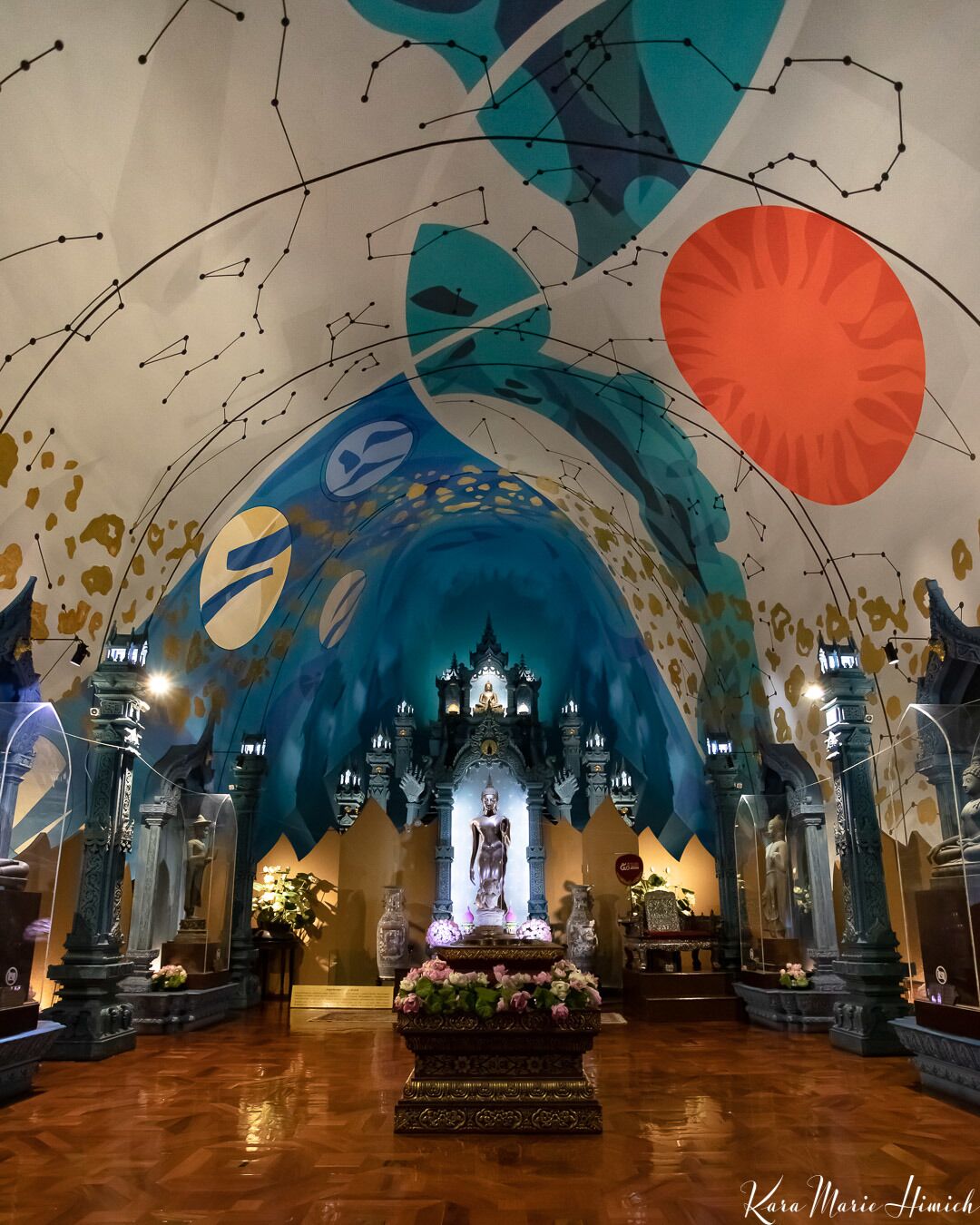 Heaven represented in the belly of the three headed elephant of The Erawan Museum.
#culture #thailand #erawanmuseum #heaven #buddhism #bangkok #travel #exploretheworld