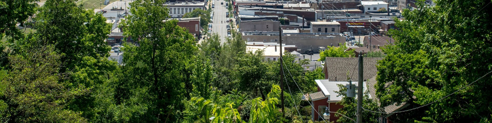 A view of the small town of Hannibal, Missouri from above.