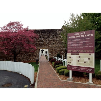 Tour the childhood home of American author Mark Twain, and the world that inspired his famous novels The Adventures of Tom Sawyer and Huck Finn.