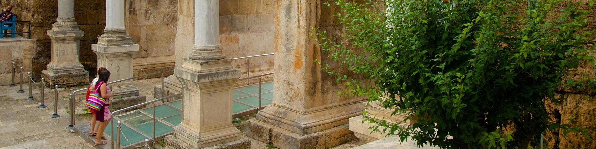 Hadrianstor das einen historische Architektur