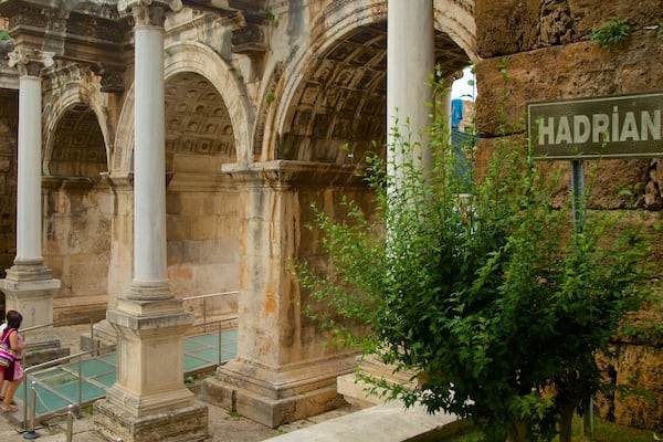 Hadrianstor das einen historische Architektur