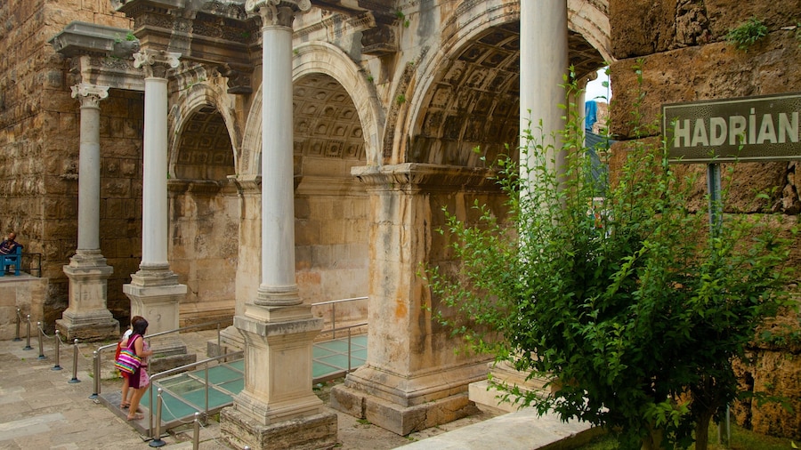 Hadrians Gate featuring heritage architecture