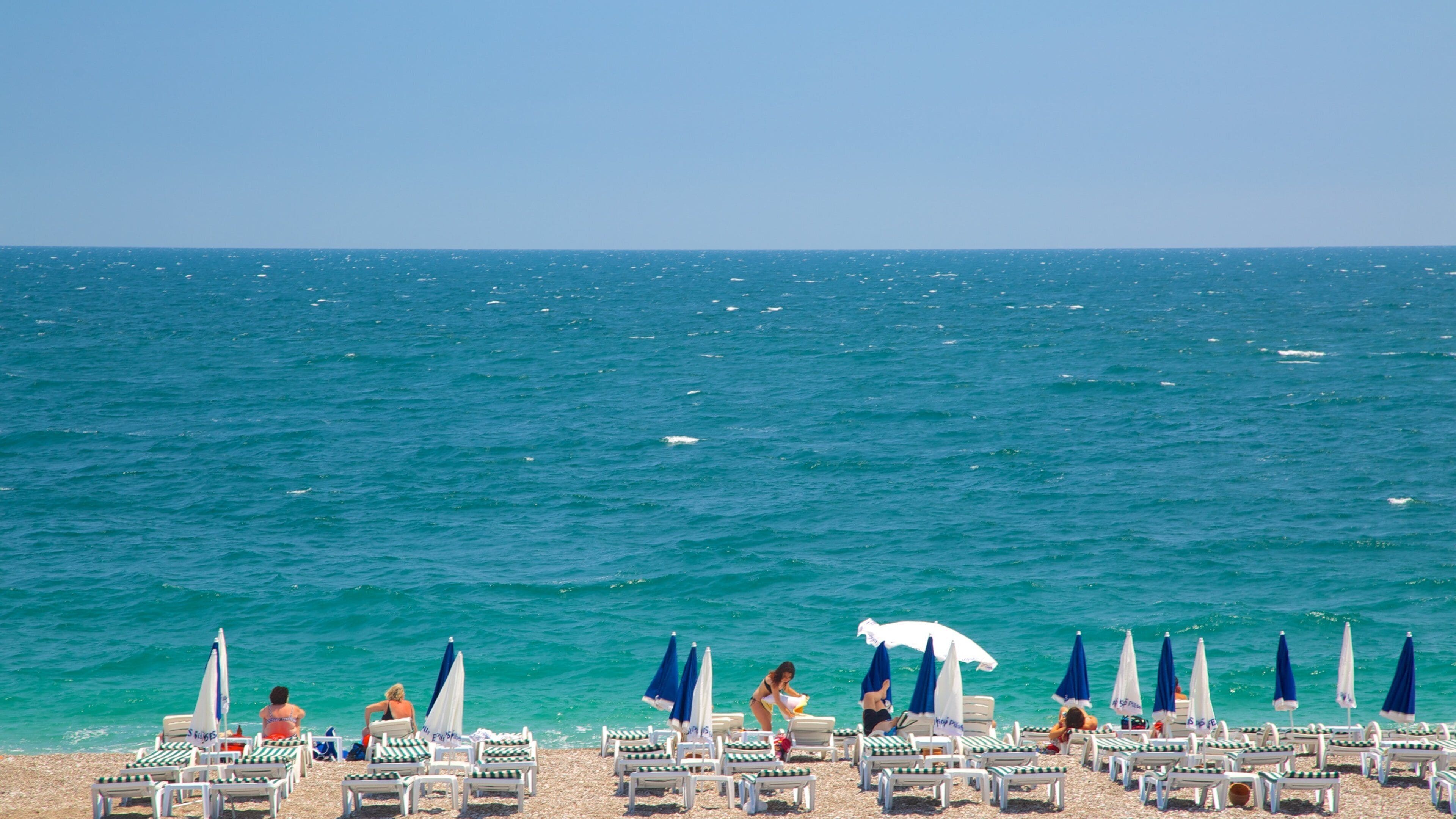 Konyaalti strandpark som inkluderer strand og kyst
