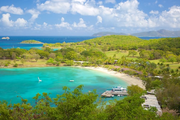 Caneel Bay presenterar en hamn eller havsbukt