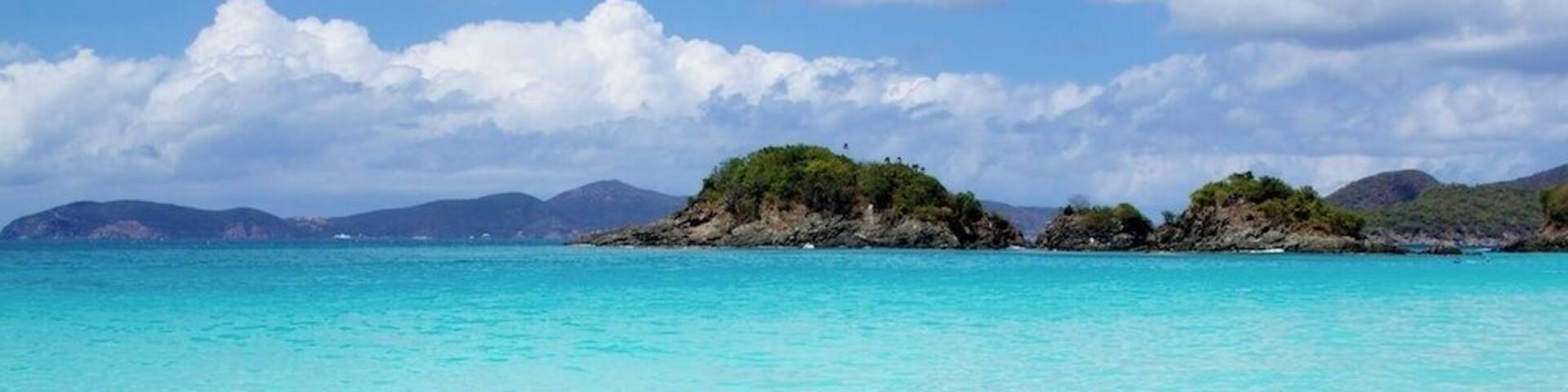 Virgin Islands #NationalPark, St. John, Trunk Bay. Spent the day snorkeling, snoozing, and taking in the amazing azure ocean water.
#waterlust
#trunkbay #St.John