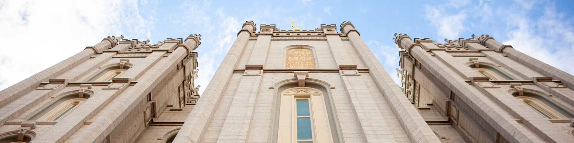 Salt Lake Temple which includes heritage architecture