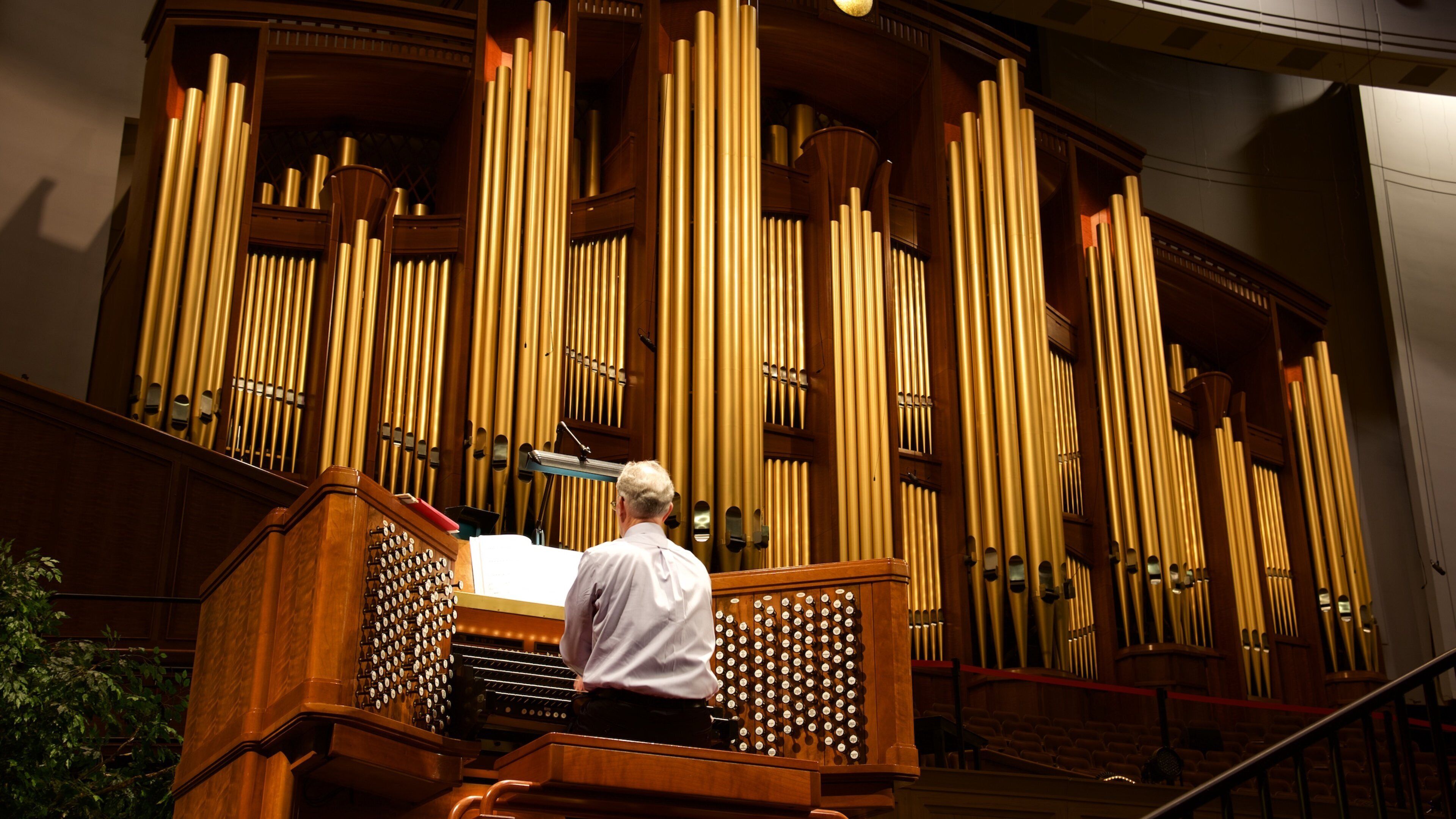 Conference Center showing a church or cathedral, interior views and music