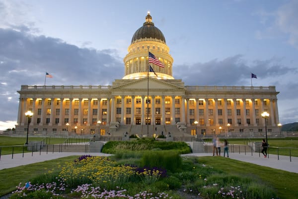 Utah State Capitol mettant en vedette bâtiment public, patrimoine architectural et coucher de soleil