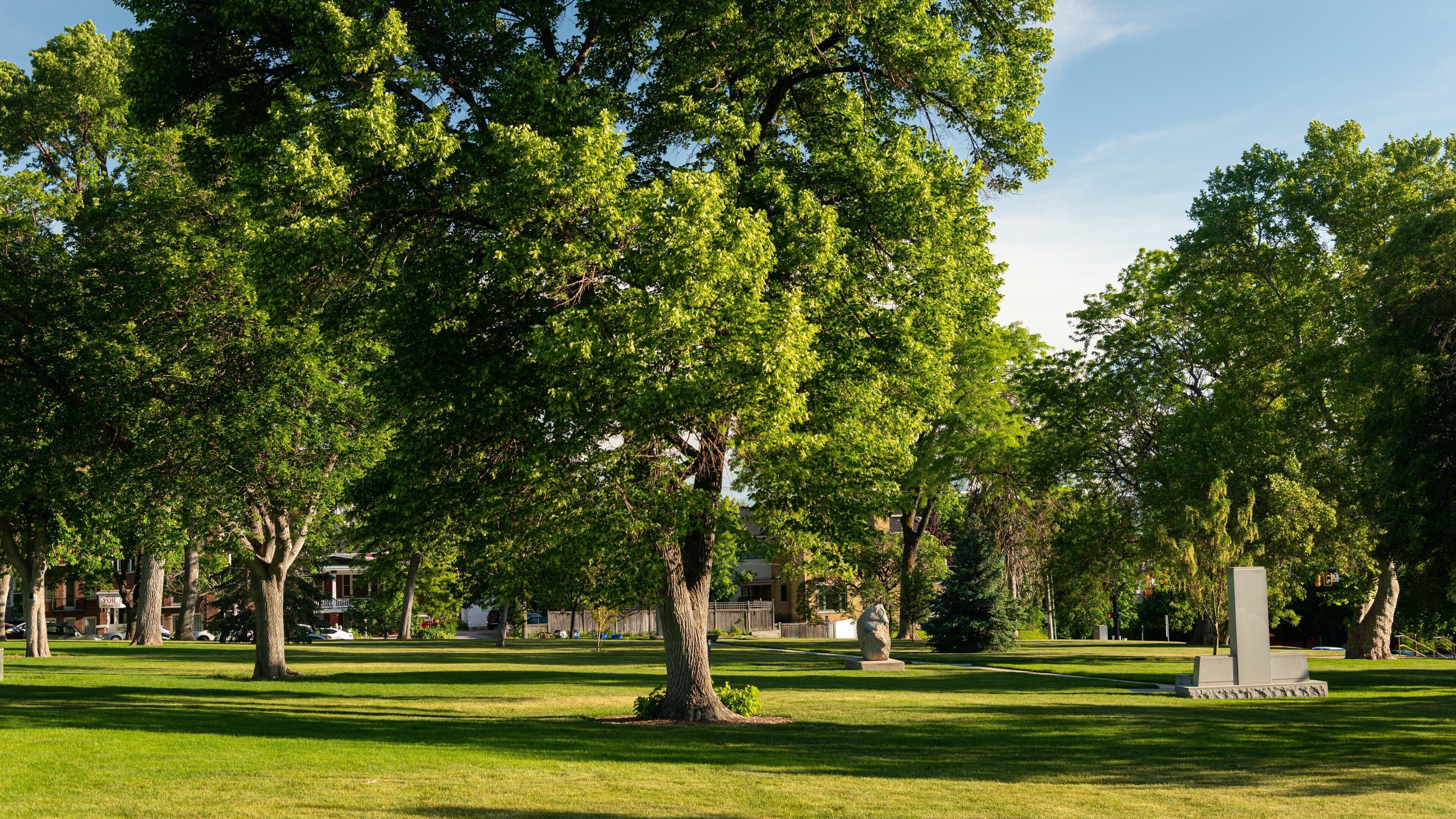 Utah State Capitol showing a park