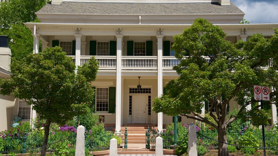 Beehive House which includes heritage architecture and a house