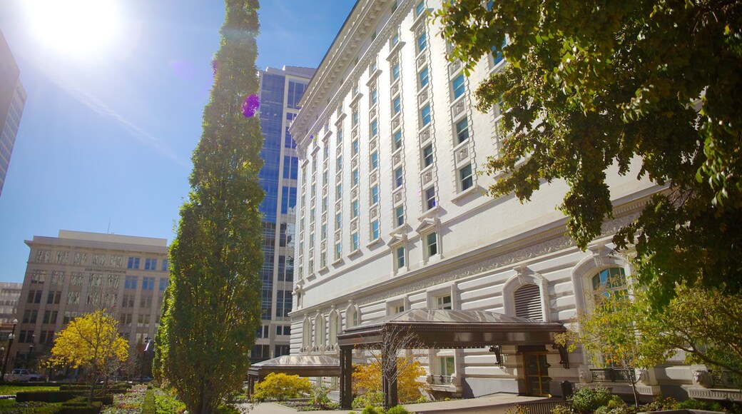 Joseph Smith Memorial Building featuring heritage architecture, a city and a memorial