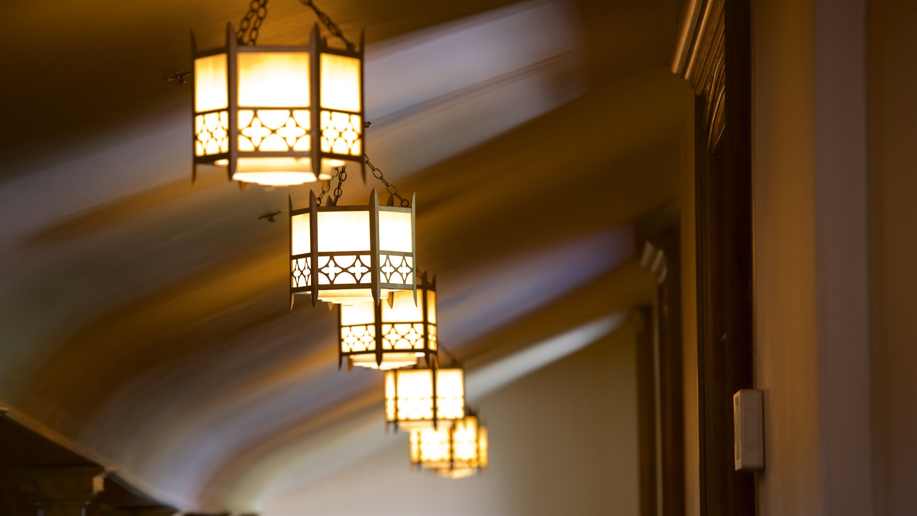 鹽湖大會堂 呈现出 內部景觀