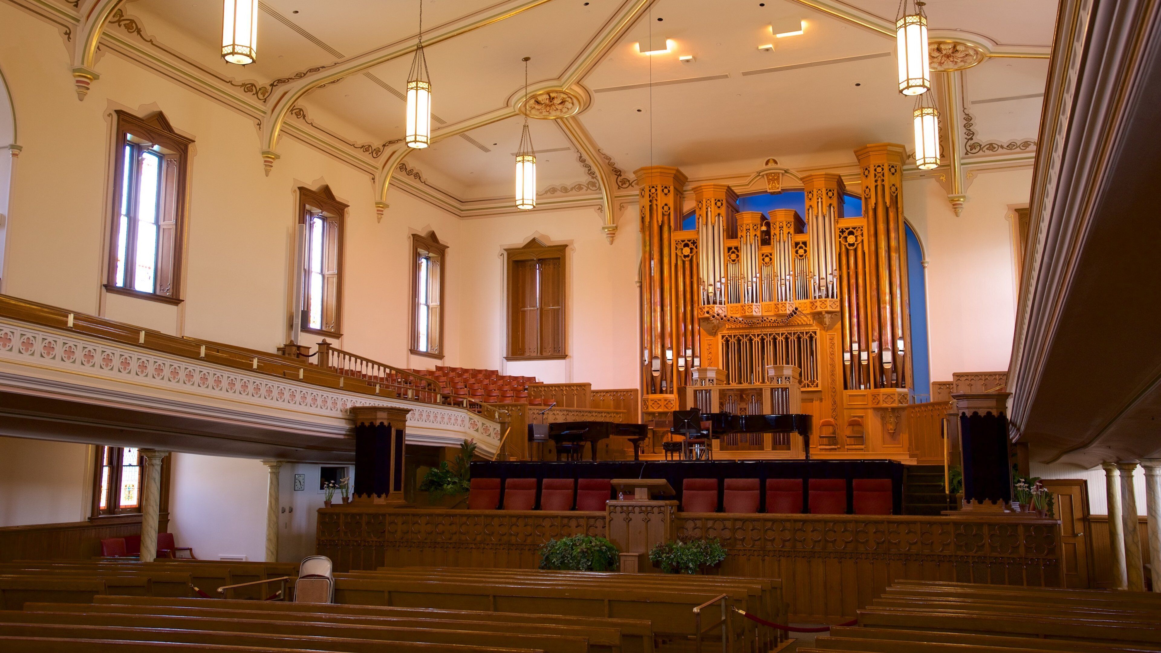 鹽湖大會堂 呈现出 教堂或大教堂 和 內部景觀