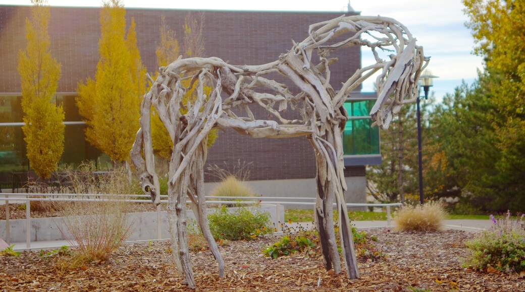 Utah Museum of Fine Art mettant en vedette art et statue ou sculpture