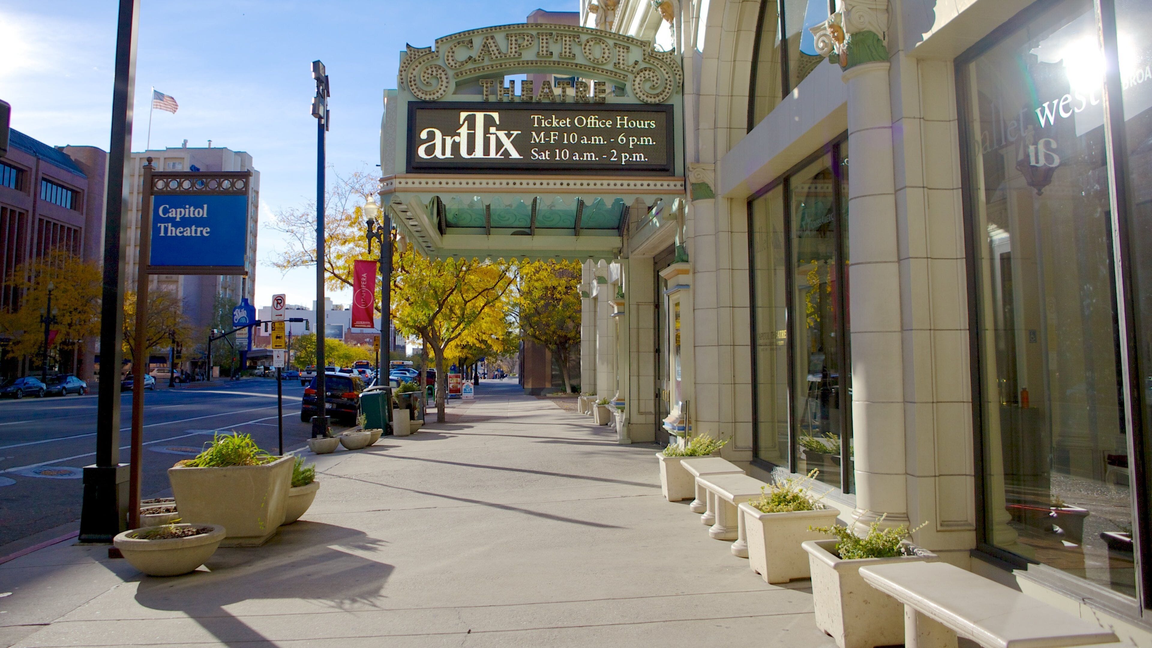 キャピトル シアター 表示 ストリート シーン, 劇場シーン と 標識