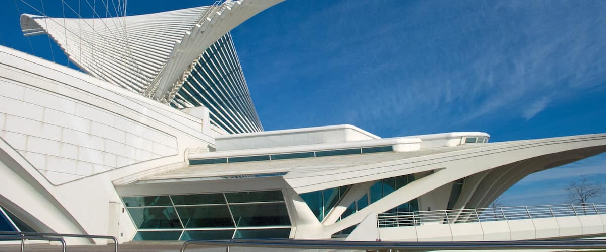Milwaukee Art Museum welches beinhaltet moderne Architektur