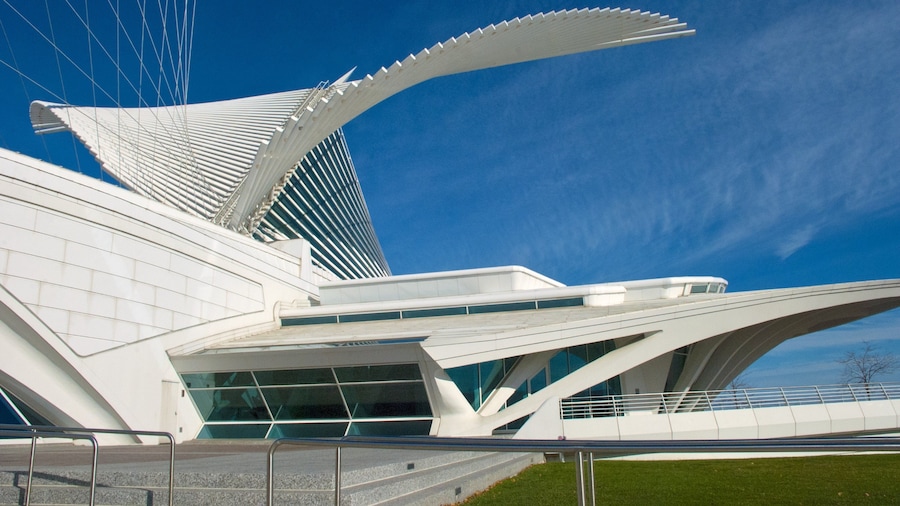 Milwaukee Art Museum which includes modern architecture